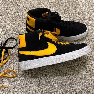 Nike black gold suede leather shoes 6